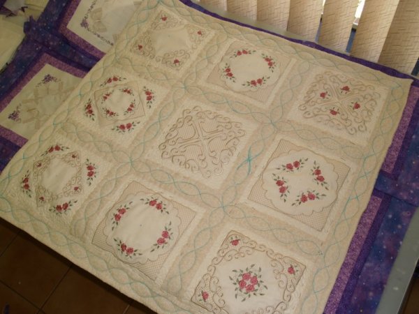 Image of rosecornerquilt.jpg