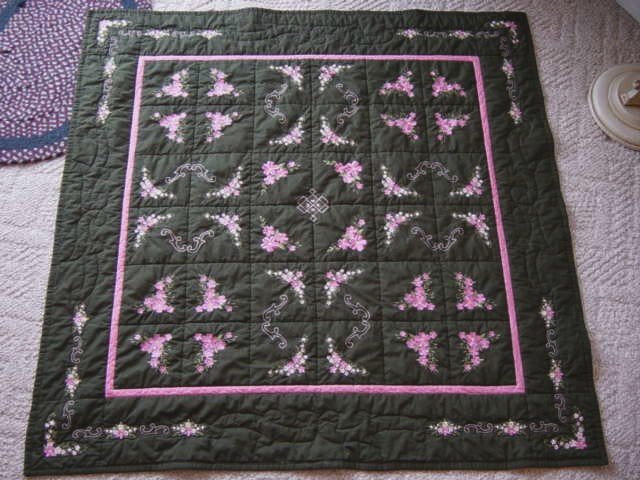 Image of suehalterquilt.jpg